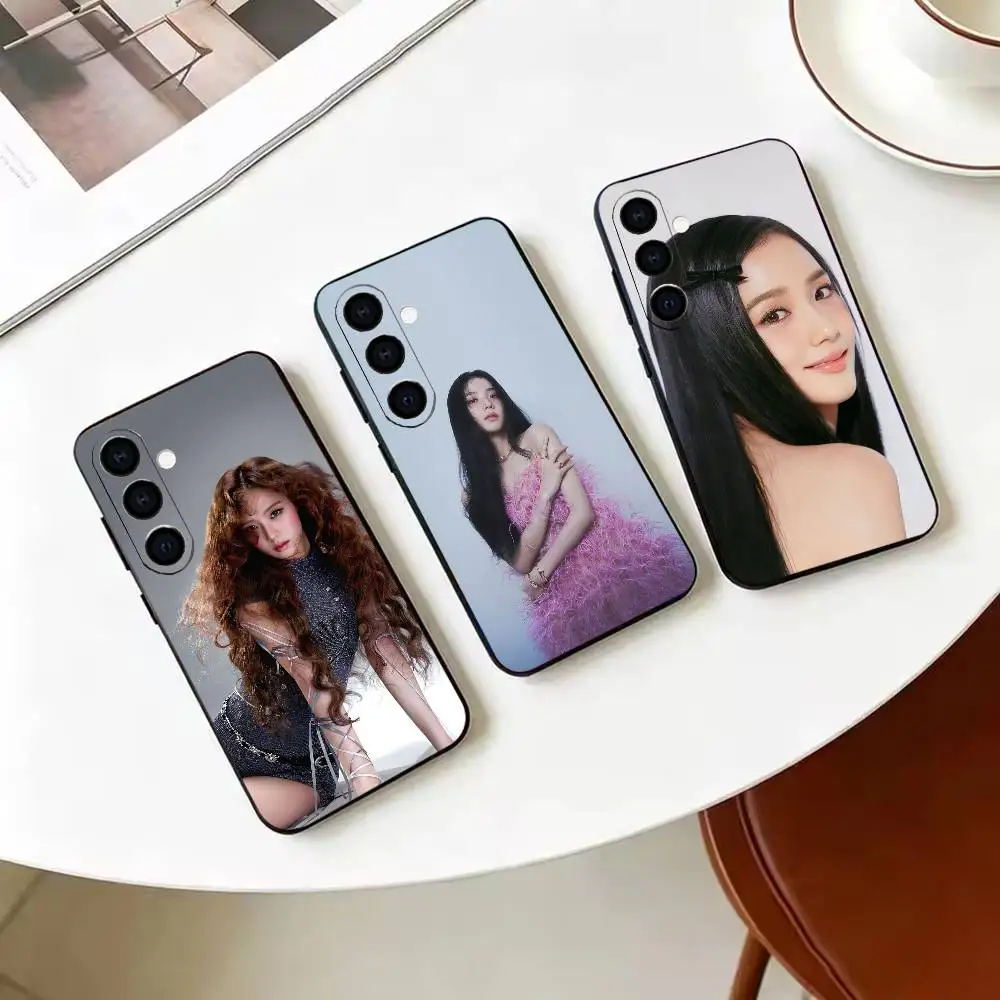 Фото Чехол для телефона K-Kpop K-Kim J-Jisoo для Samsung Galaxy A73, A72, A71, A70, A53, A52, A51 и других моделей, мягкий черный чехол. №1
