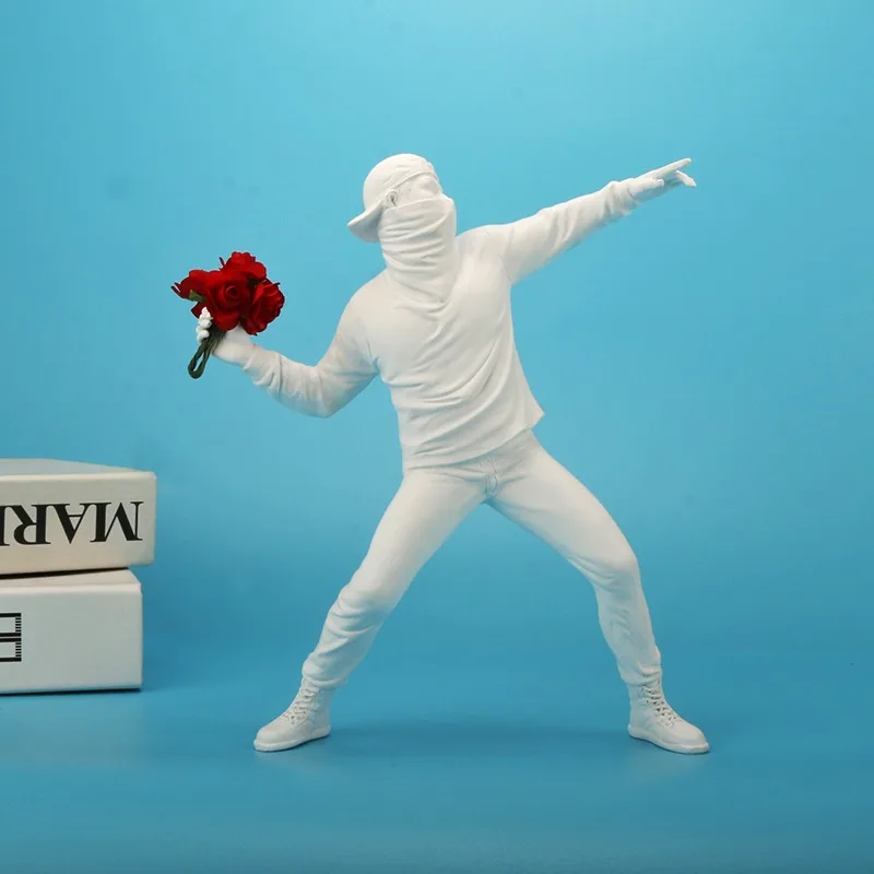 

Cool Resin Banksy Sculptures Flower Thrower Statue Bomber Home Decoration Accessories Modern Desk Ornaments Collectible Figurine