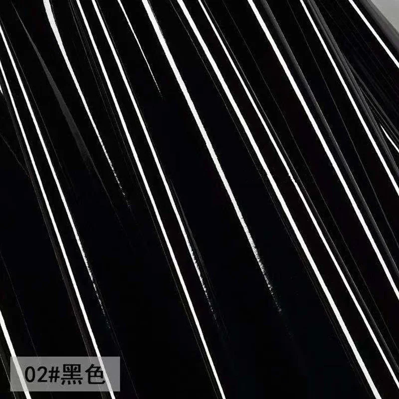 Шорты из лакированной кожи