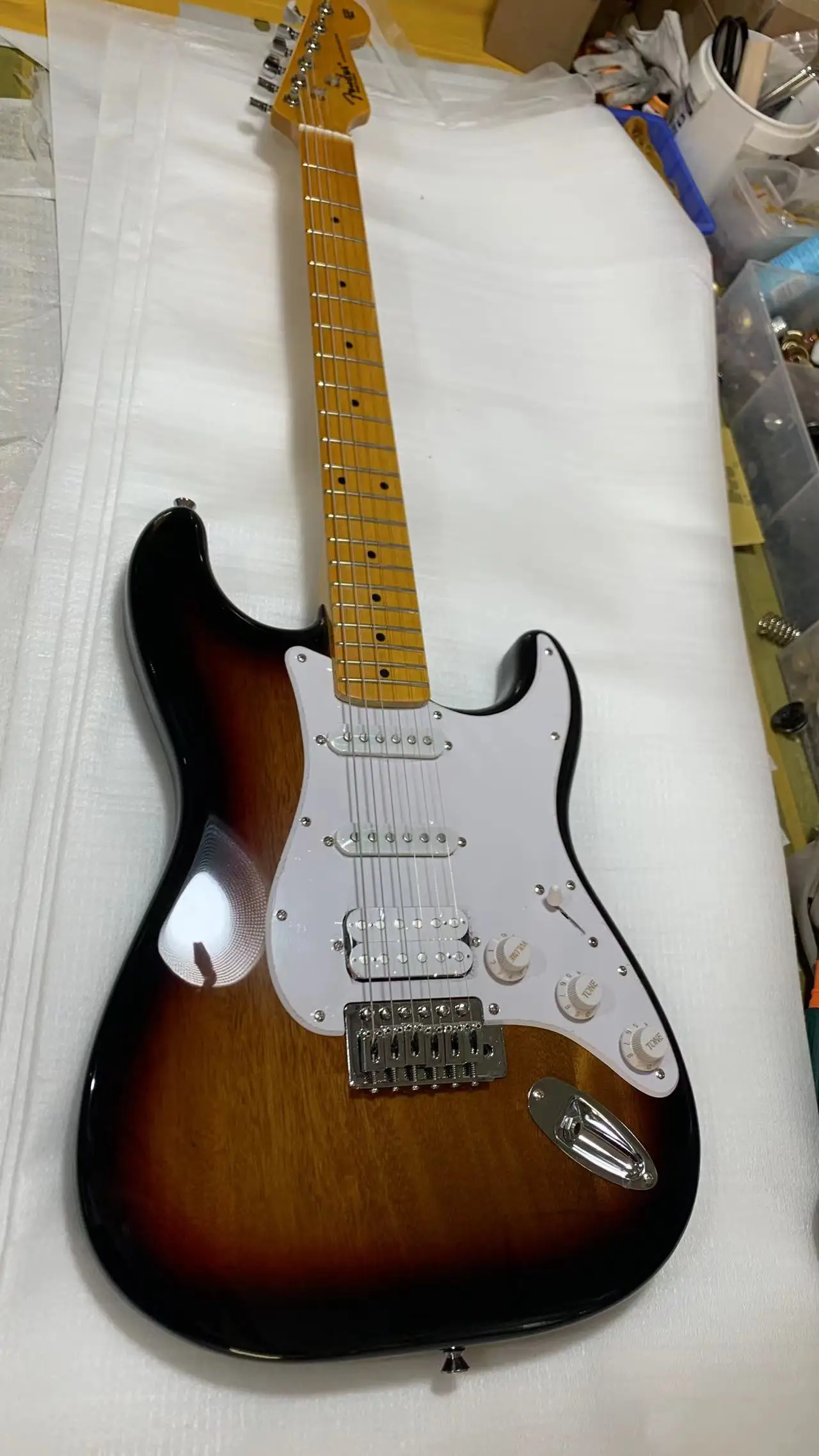 new ST ElectricGuitar.The quality feel and timbre are very good，Free shipping