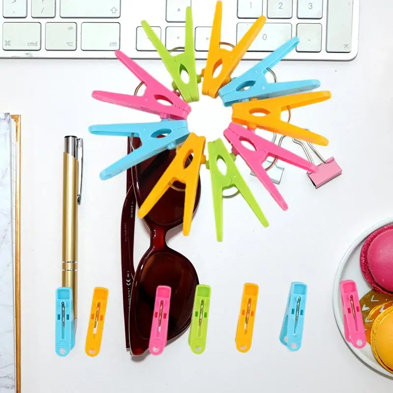 

Windproof Tea Flower Clothespin Snack Bag with Sheet Clip - The Ultimate Solution for Keeping Your Snacks Fresh and Secure"Intr