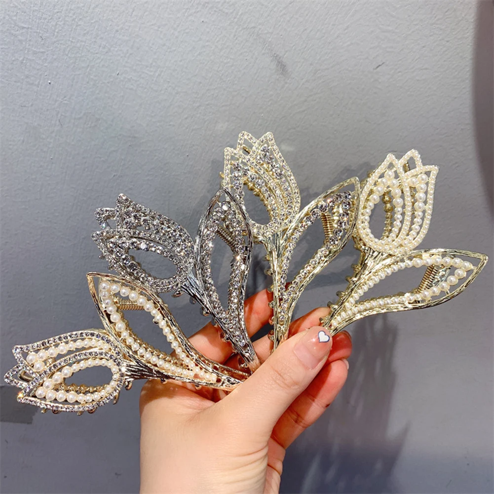 

Metal Tulip Flower Hair Claw Geometric Hairpin Hair Accessories Pearl Rhinestone Flower Hair Clip Shark Clip Hair Grab Gripper