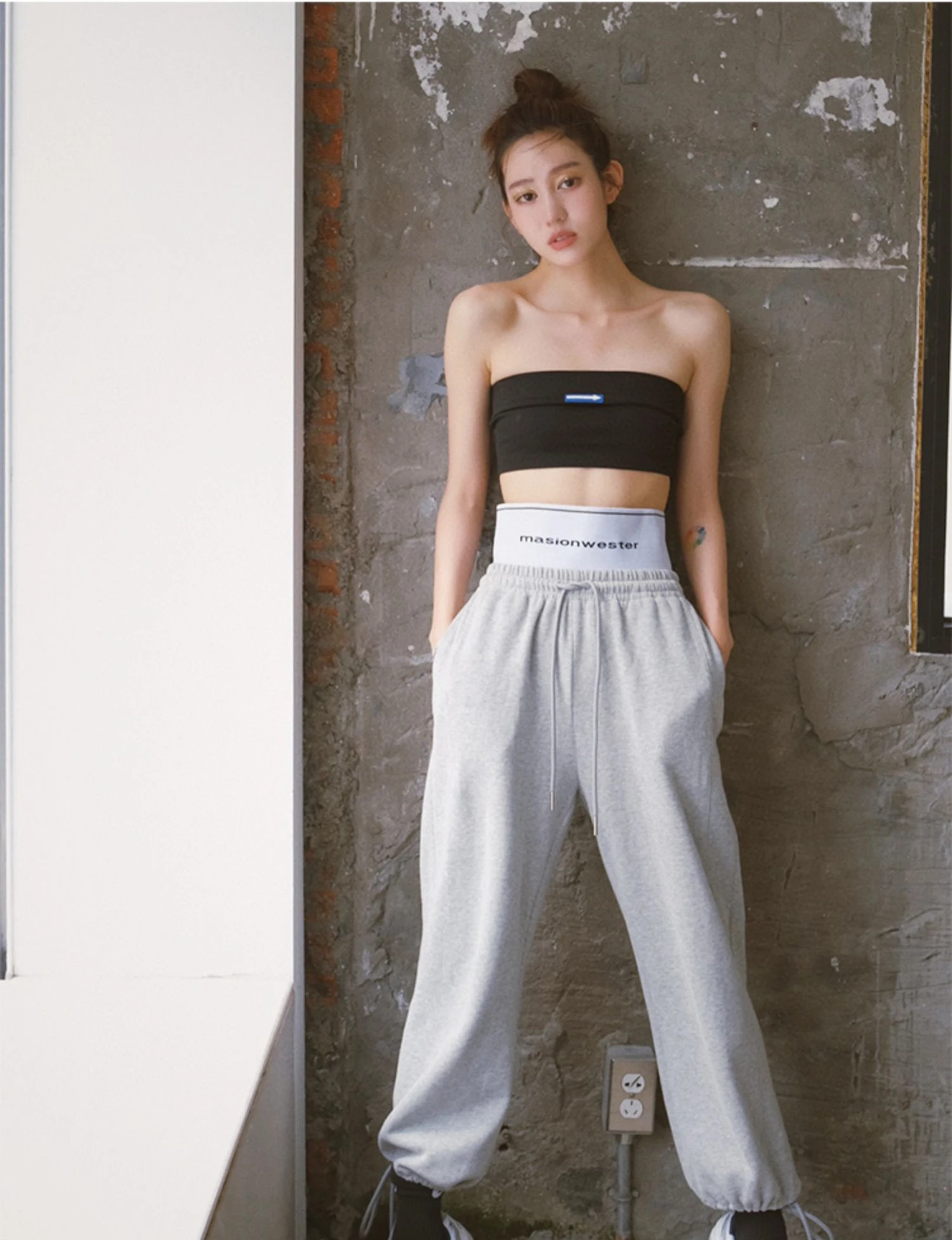 

2022 loose European and American classic wide-leg, high-waist, and foot-binding sweatpants pants