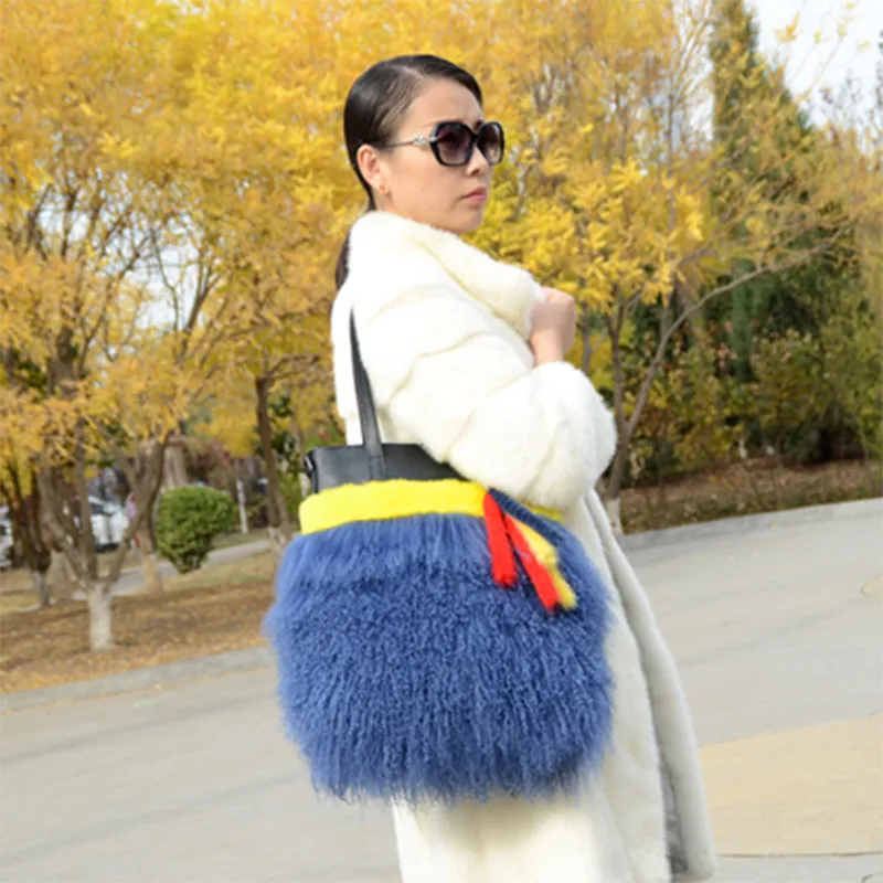 Fashion New Women's Bag High-end Beach Wool Fur Bag Literary Women's Shoulder Bag Niche Design Messenger Bag Trendy Handbag