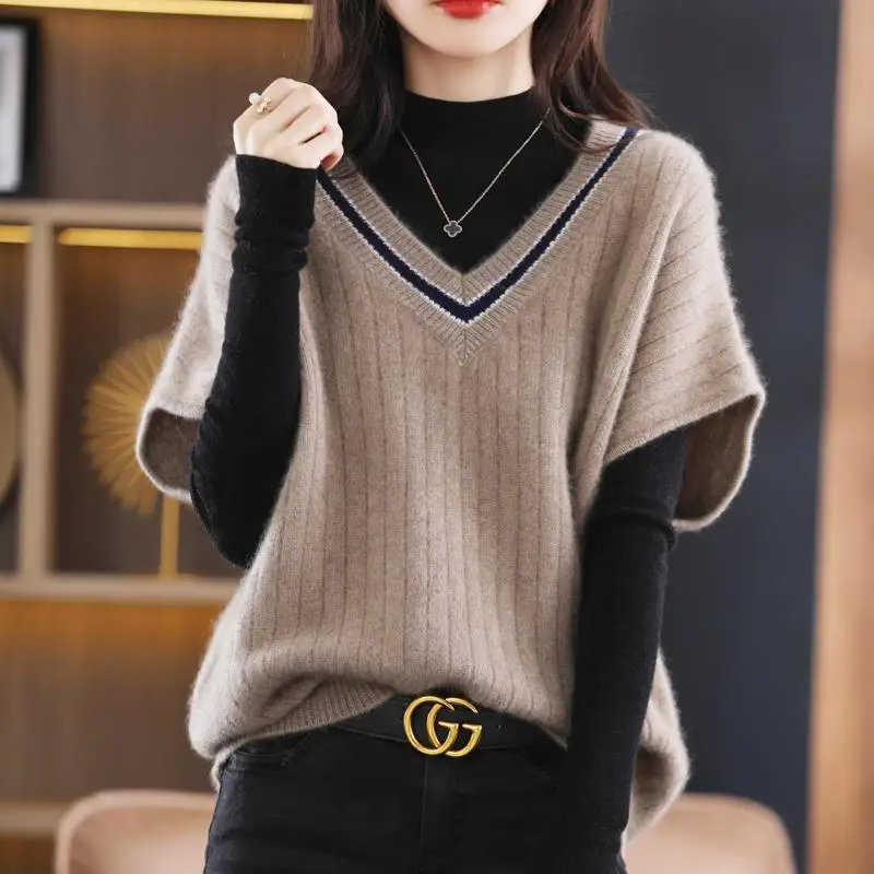

2022 Women's Autumn Winter Fashion Loose V-neck Vest Female Sleeveless Knitted Vest Ladies Solid Color Sweater Vest Tops T367