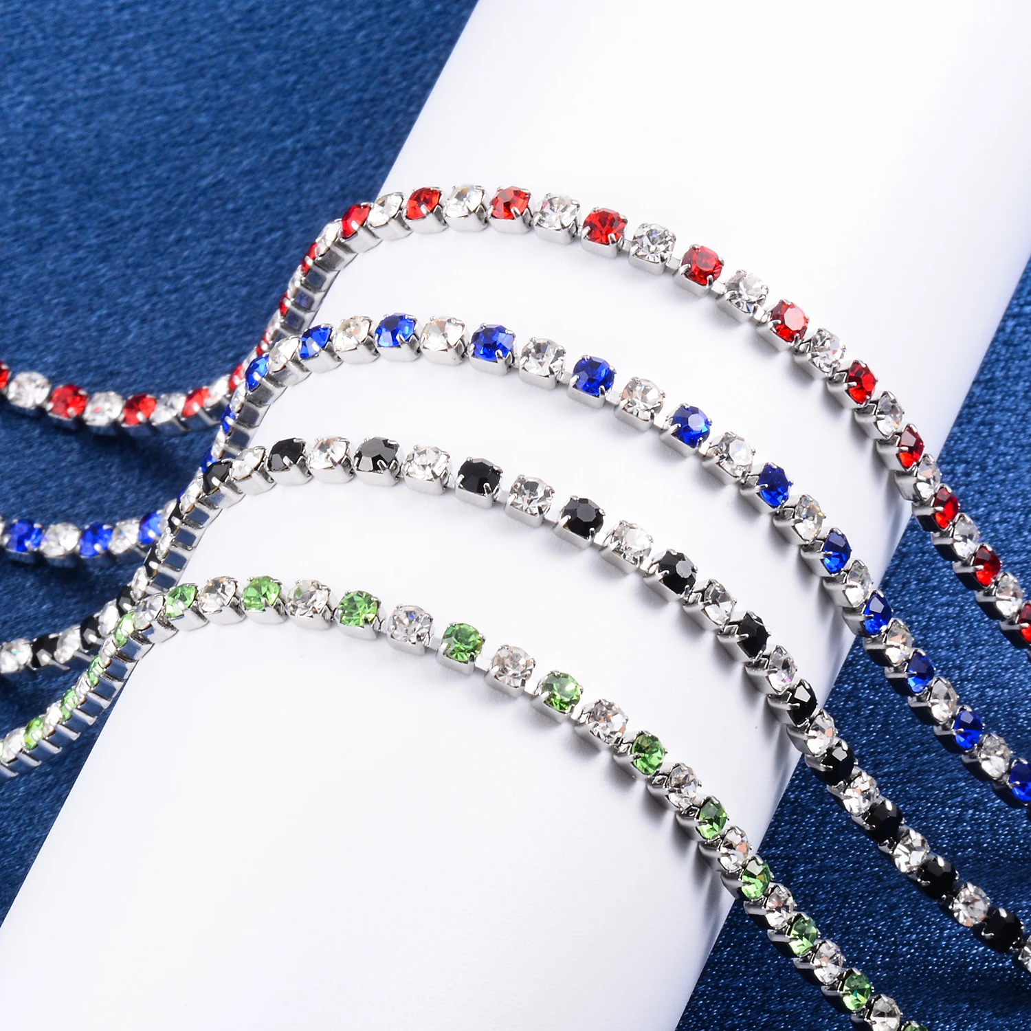 Женский браслет из нержавеющей стали с фианитом