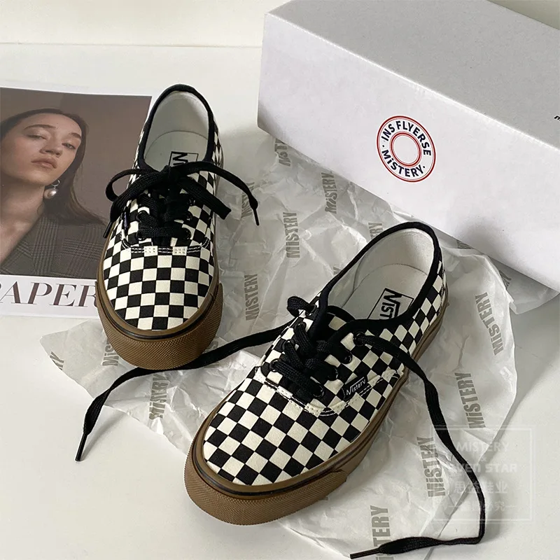 

Girls Shoes Fashion Trends Classic Checkered Canvas Shoes Gum Shoes 35-44 Boys Casual Shoes Skateboard Must Have Nice Quality