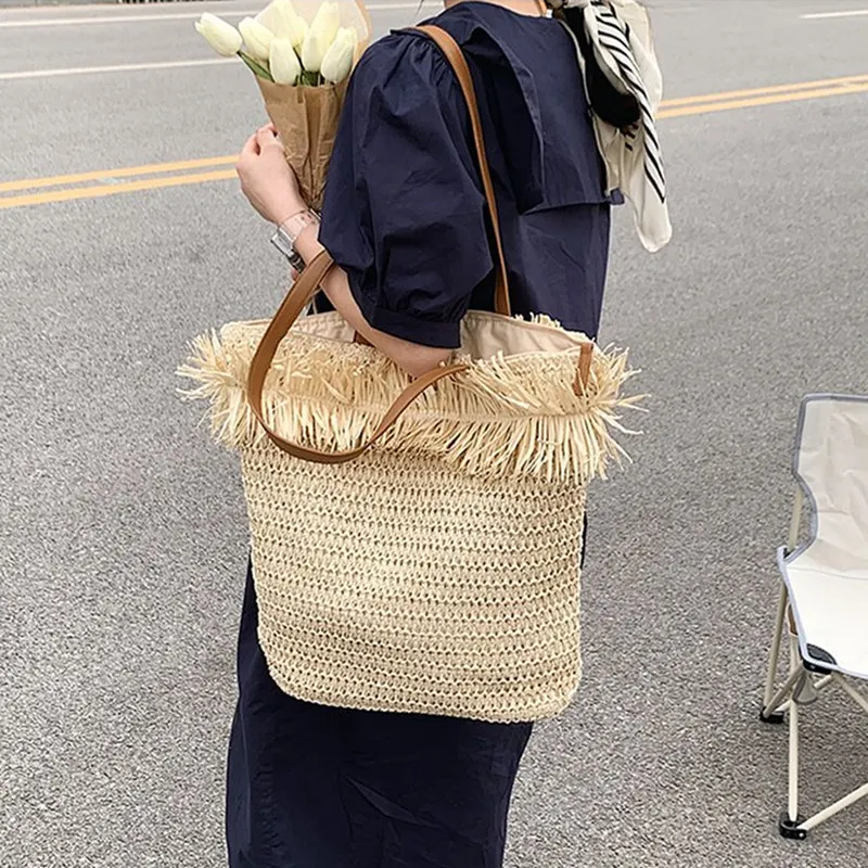 

Женская пляжная сумка из ротанга, летняя Плетеная соломенная сумка ручной работы, вместительные тоуты, кожаная женская сумка на плечо в бог...