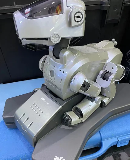 

AIBO-ERS111 Electronic Pets Intelligent Robots Cute Dogs Used Brand New