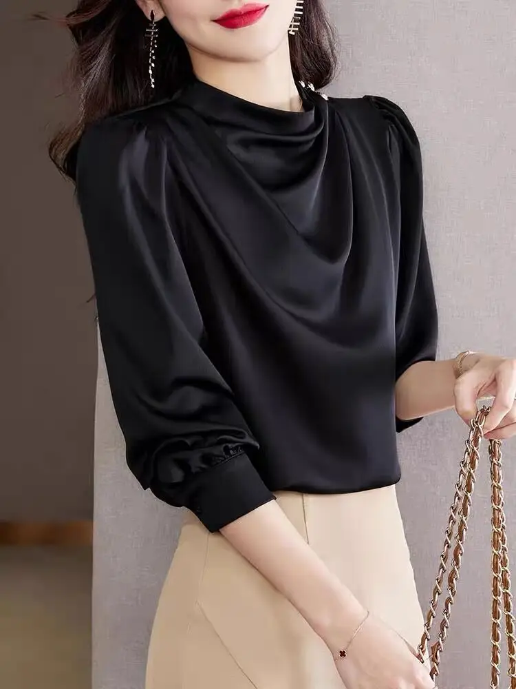 Блузка женская однотонная атласная с длинным рукавом и круглым вырезом |