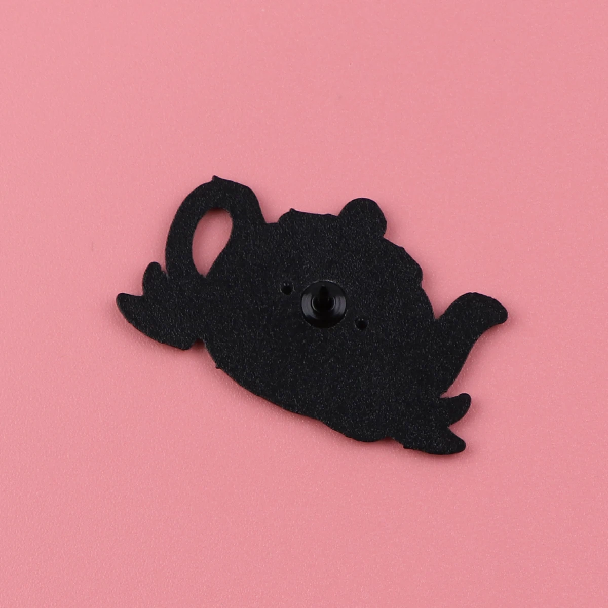 Эмалированная брошь для рюкзака цвет в ассортименте