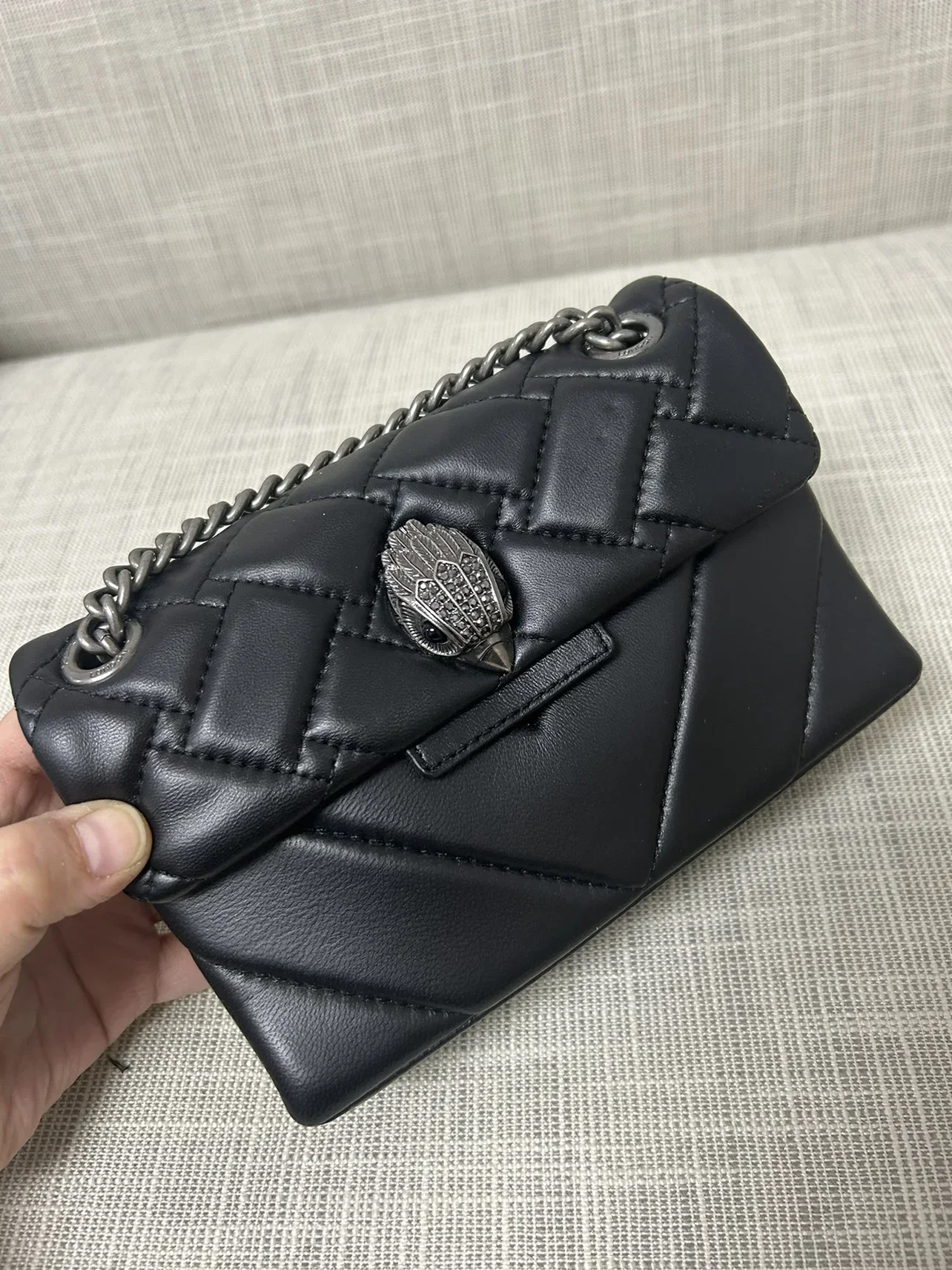 Сумка кросс-боди женская из натуральной кожи с цепочками