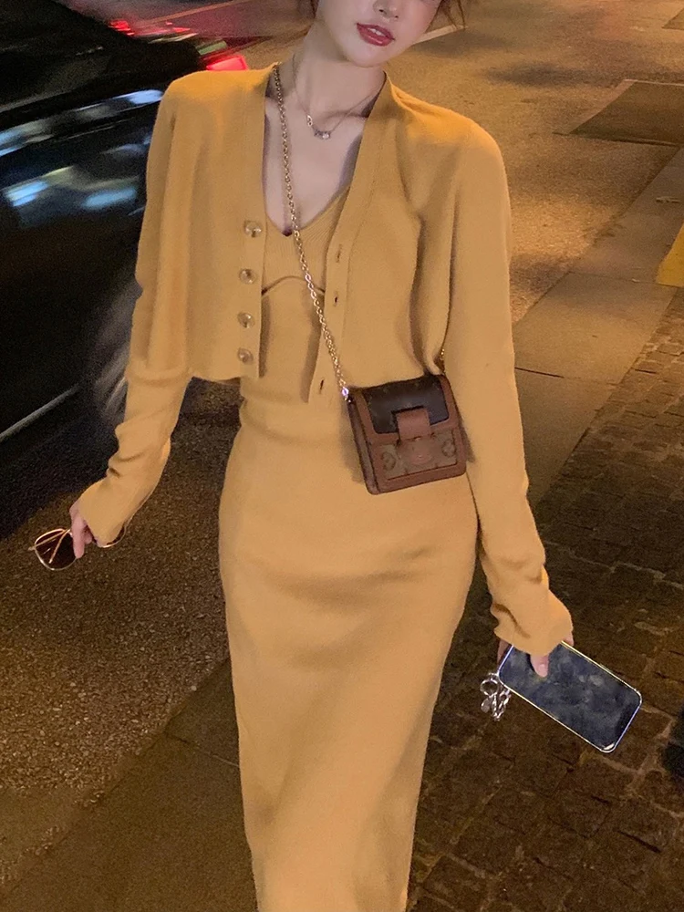 

2022 Spring French Style Women's Suit with Long Skirt Dress Sets Women Sweater Top Skirt 2 Piece Set Knitted Suit Casual Elegant