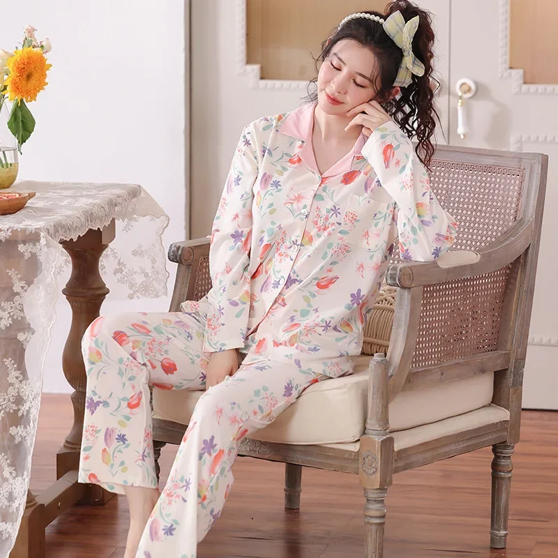 Пижама женская шелковая с рукавами и цветочным принтом
