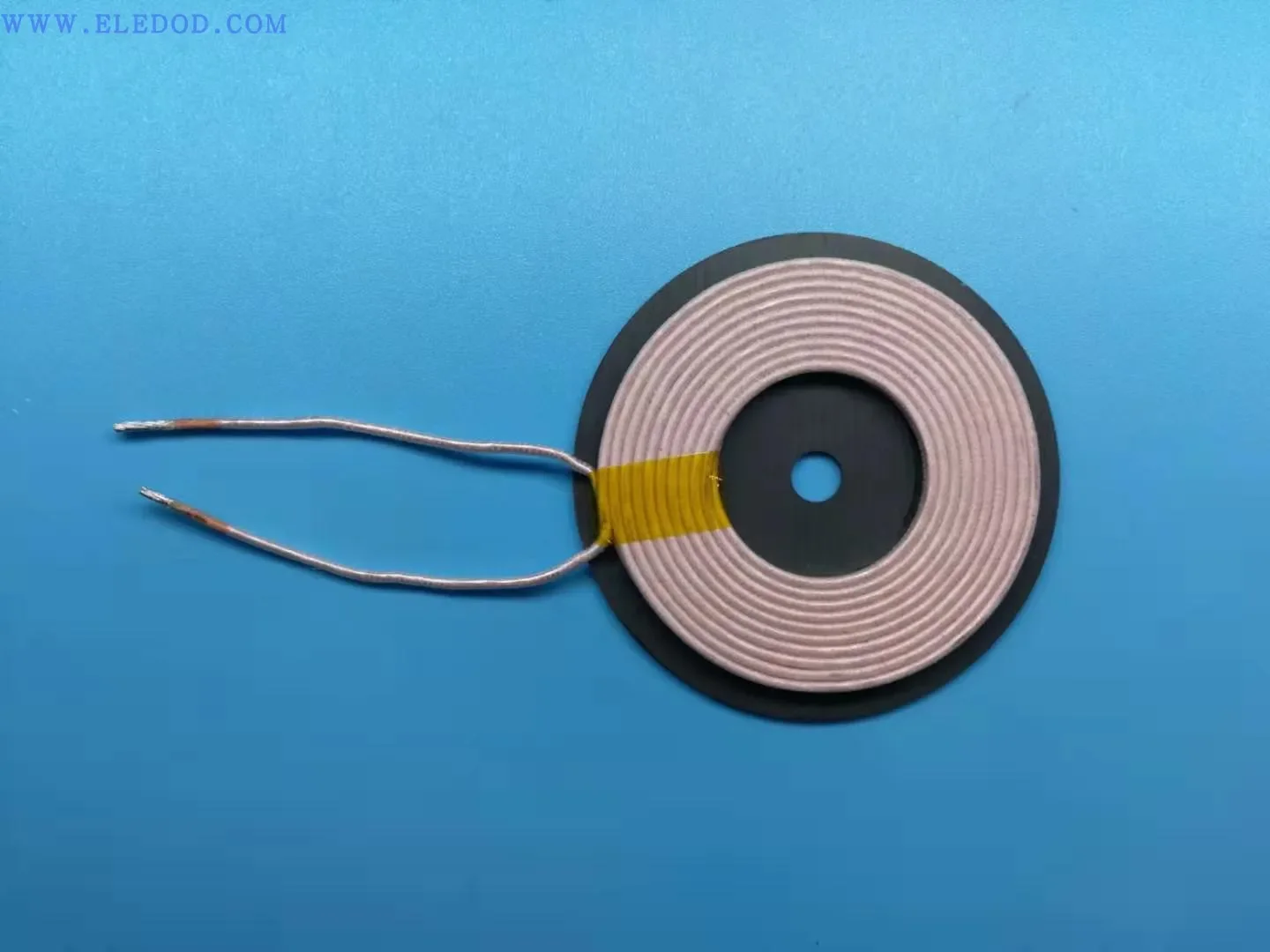 Магнитный изоляционный лист с беспроводной зарядкой магнитная защита 100*100*0 15 мм