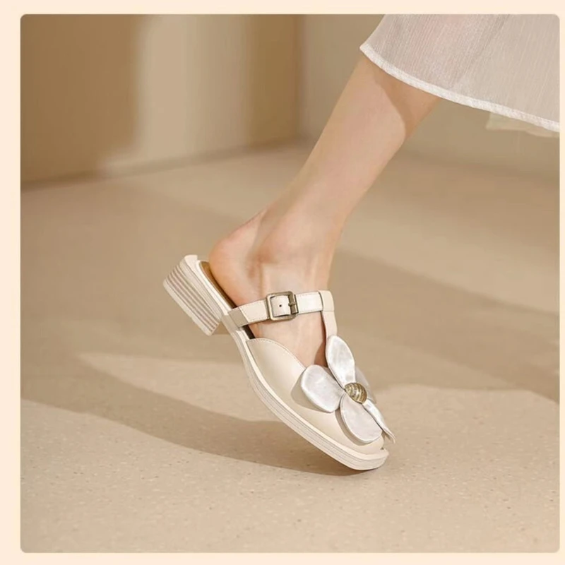 

New 2022 Summer Ladies Slippers Fashion Versatile Metal Flowers Half Drag One Word Buckle Slippers Women Slippers Size 35-40