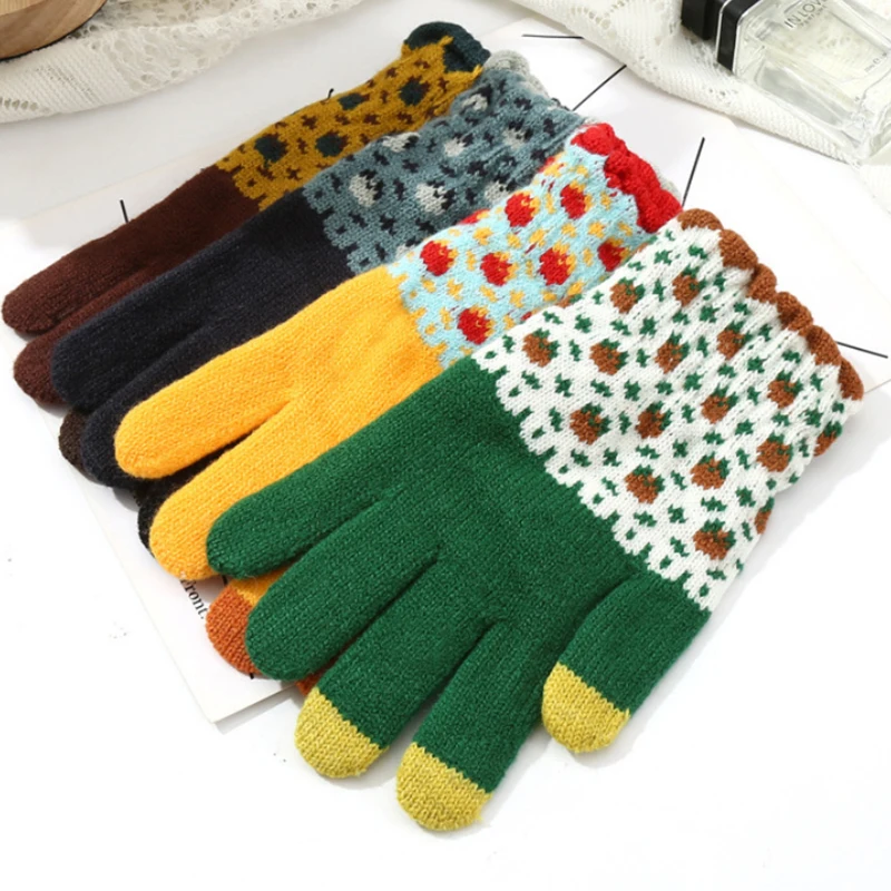 Рисунок 3 - 1 пара, женские теплые ветрозащитные