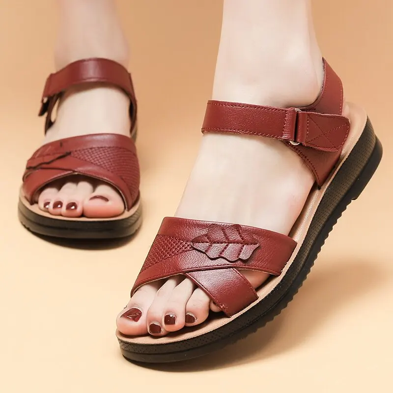 

Summer Leather Women Soft Sandals Flat Non-slip Open Toe Beach Shoes Women Casual Vintage Comfortable Mother Sandals Large Size