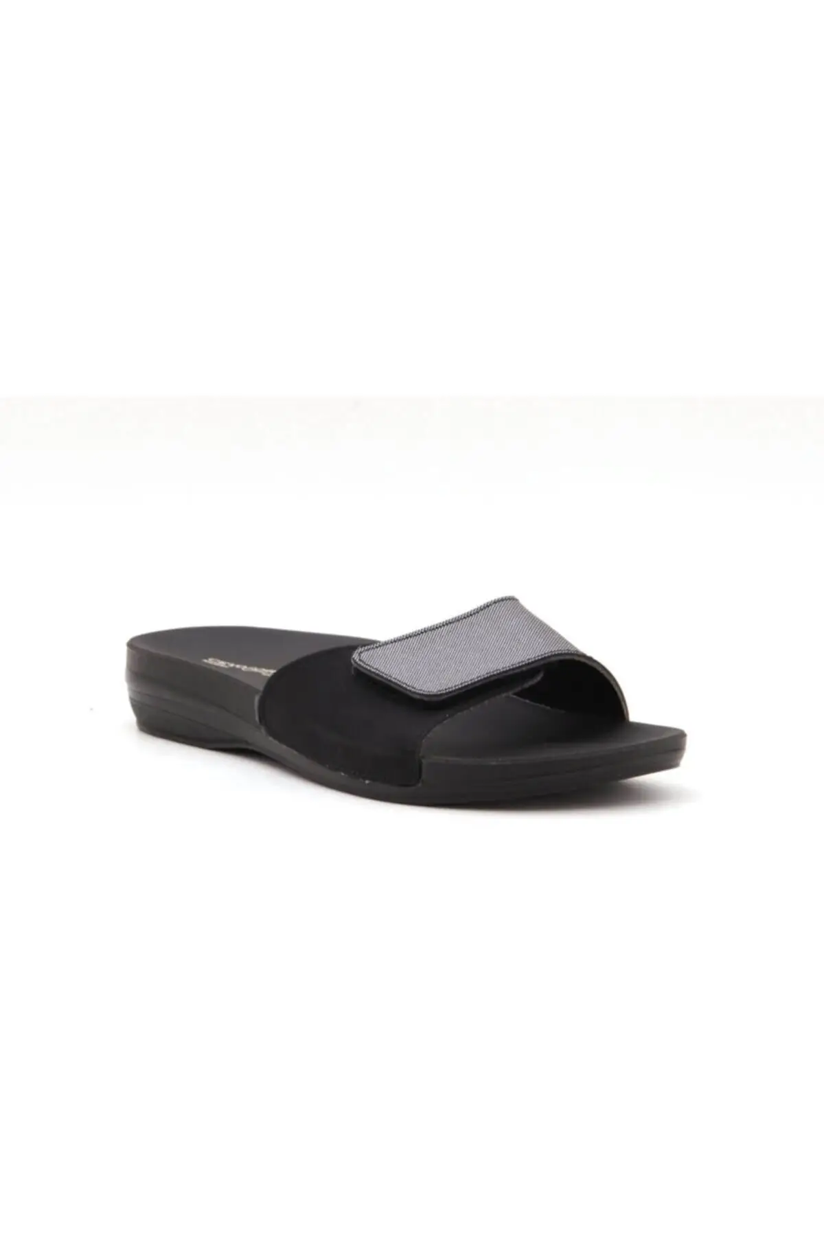

Women's Slippers