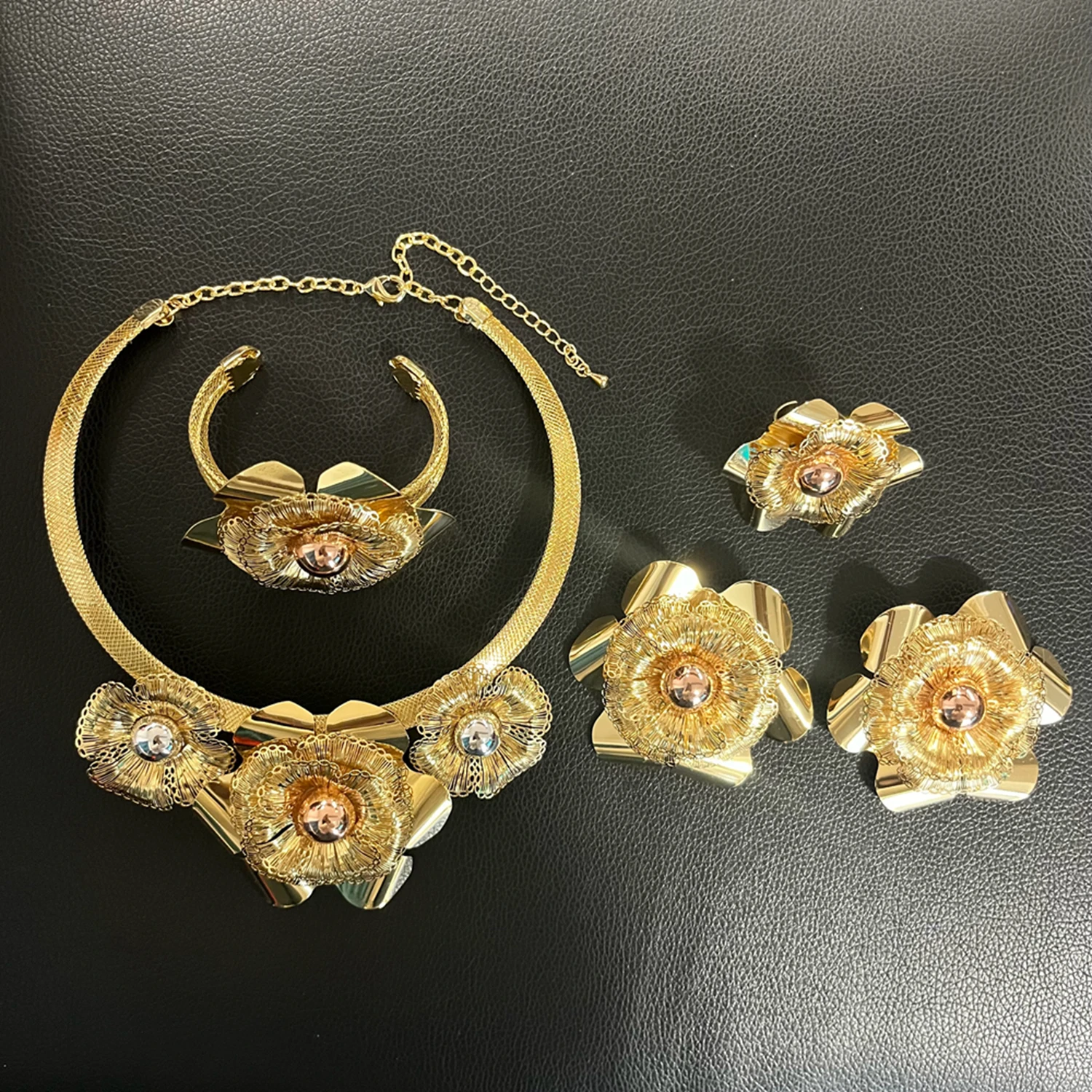 4 шт. ювелирные изделия Yulaili с изображением цветка из Дубая 18 к позолоченные