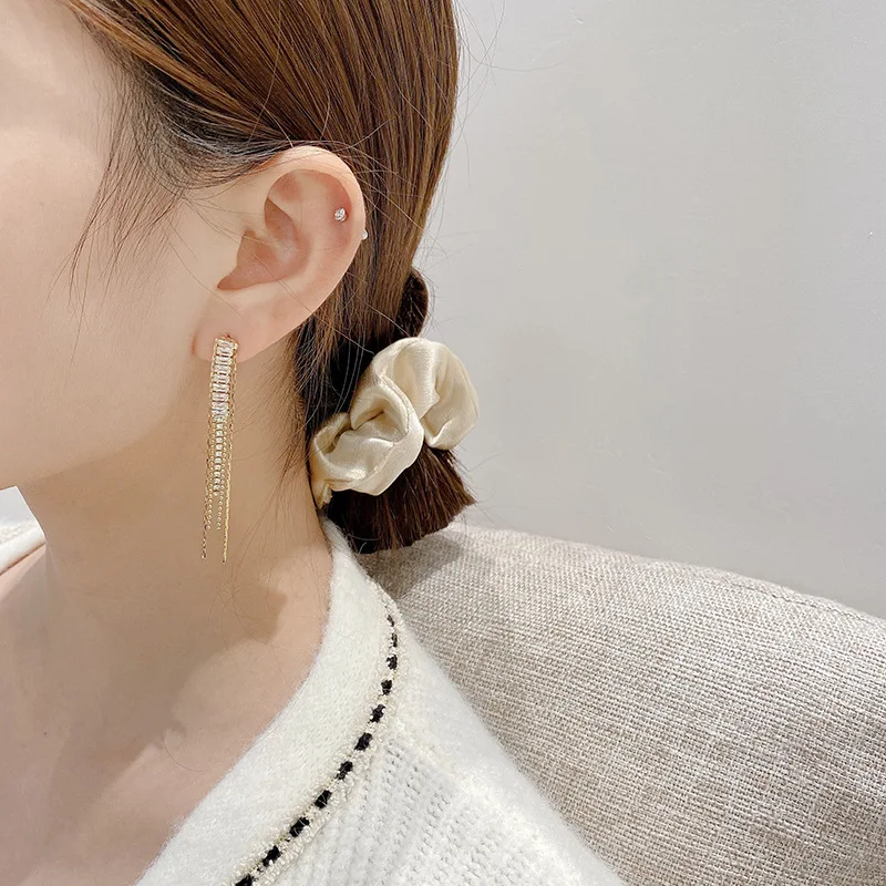 

2022 Korean S925 Silvers Long Tassel Dangle Earrings Shining Classic Metal Zircon Earrings Jewellery for Women New Fashion