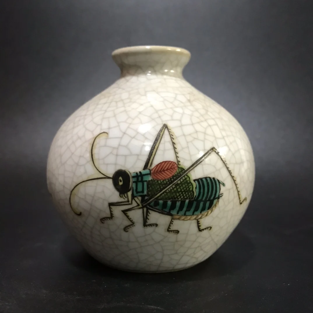 Ornament Collection value White Porcelain Open Slice Hand-painted Grasshopper Vase elegant  Exquisite gifts for best friends