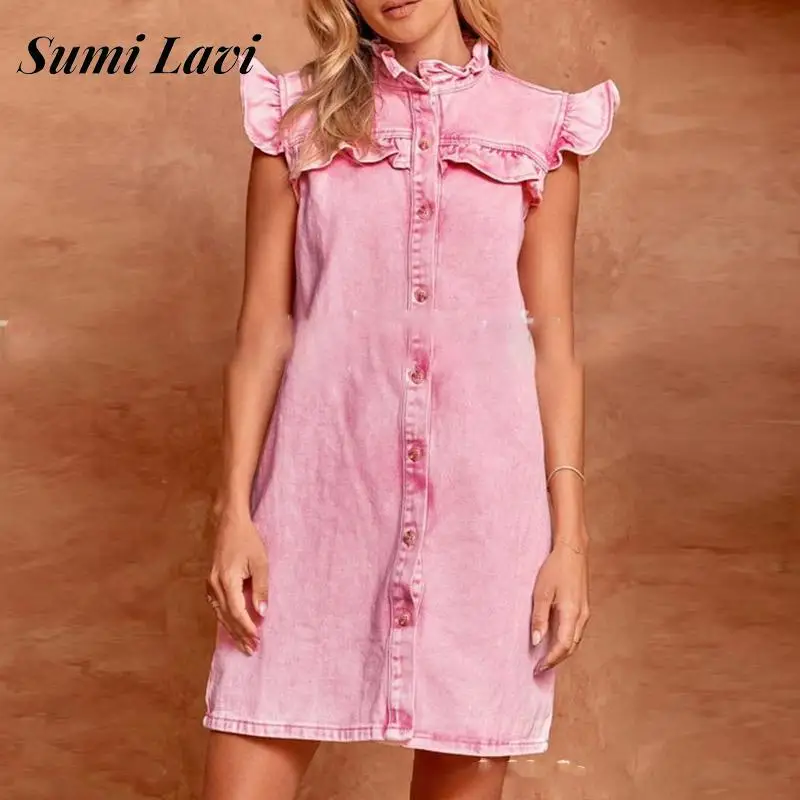 

Мини-платье женское джинсовое однобортное с воротником-стойкой и оборками