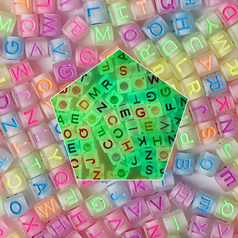 

50 шт./партия, акриловые бусины с буквами