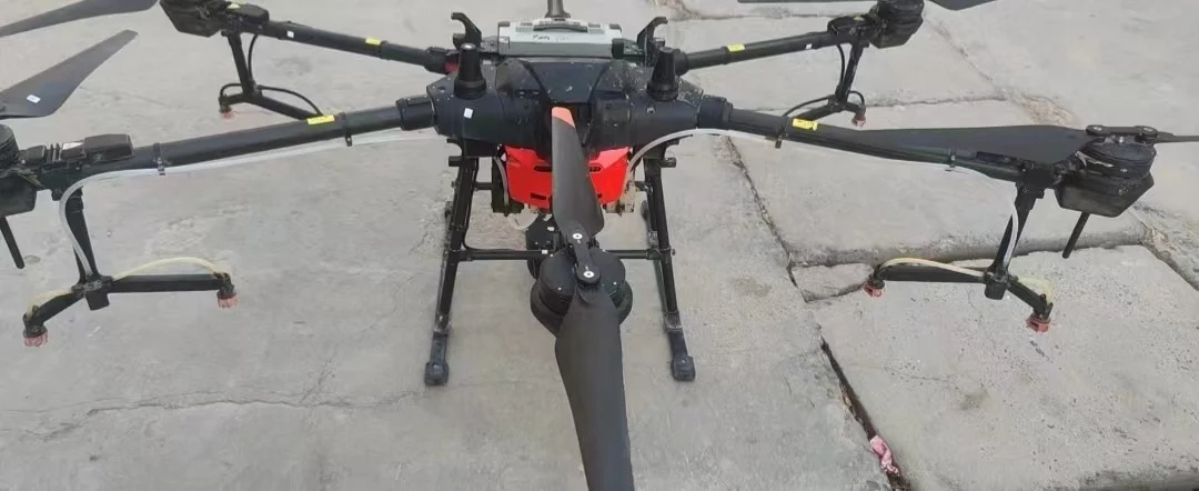 

Бывшая в употреблении машина для сельскохозяйственных пестицидов DJI T16, беспроводной пульт дистанционного управления, удобрение для распыл...