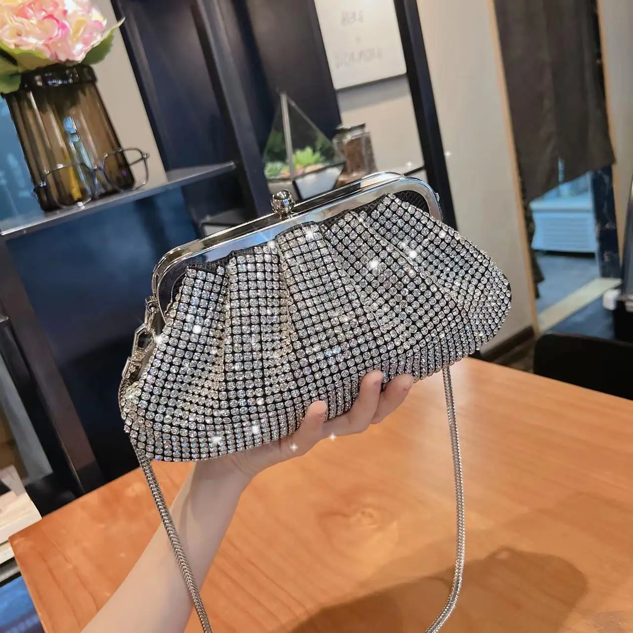 

Luxury Diamond Evening Bags 2023 New Fashion Clutch Bags High Quality Leather Shoulder Small Hasp Crossbody Bags For Women