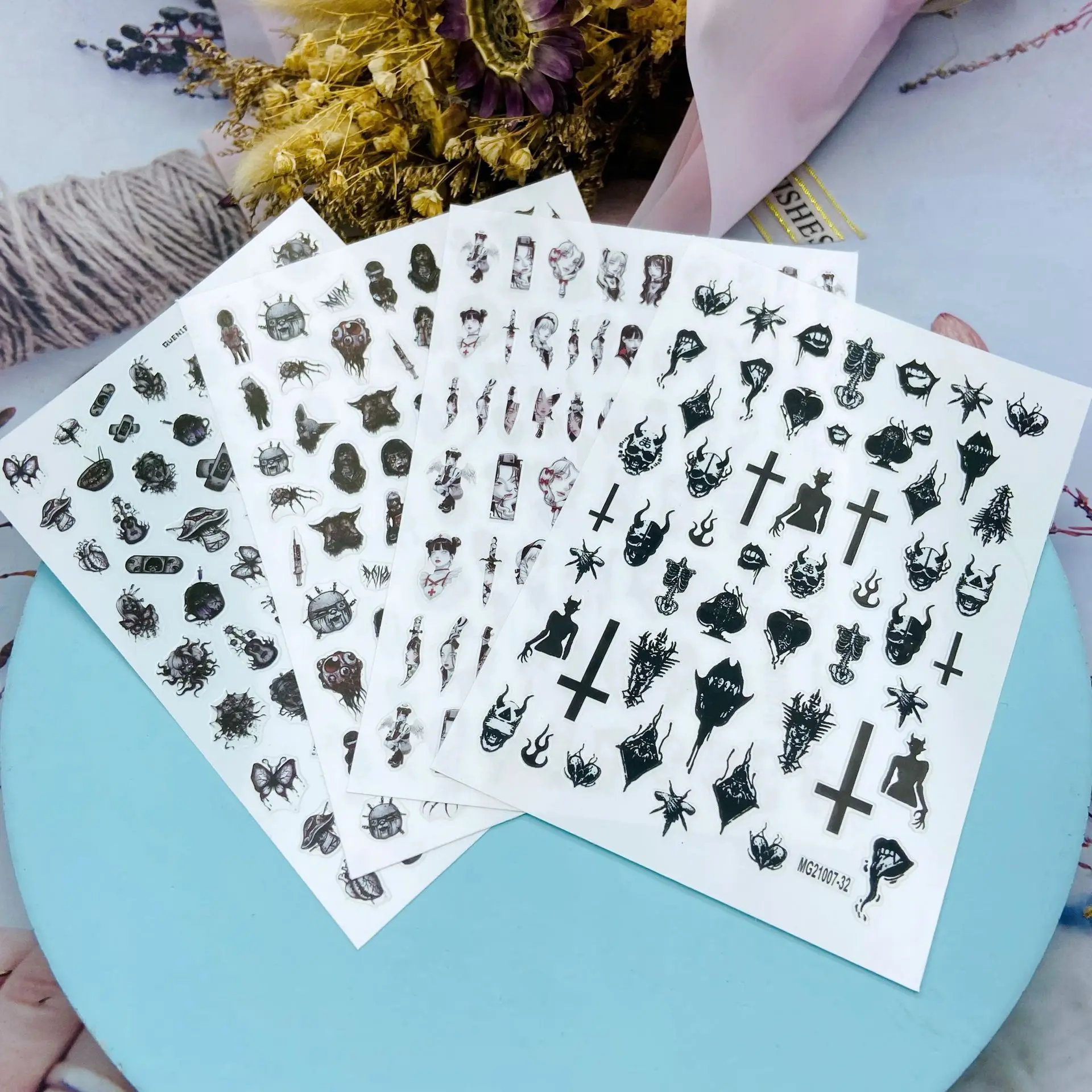 

Новинка, наклейка для ногтей с изображением темных зомби-девушек, самоклеящаяся переводная наклейка, 3D скользкая наклейка «сделай сам», укр...