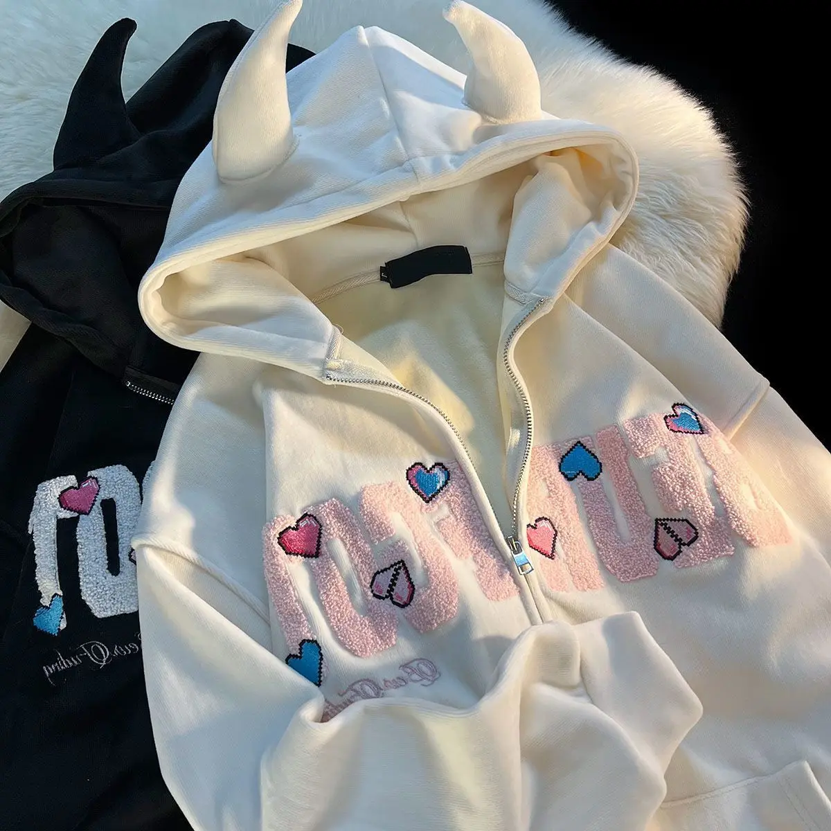 

American sweet and cool little devil horn hooded sweatshirt for men and women autumn embroidered cardigan jacket dopamine top