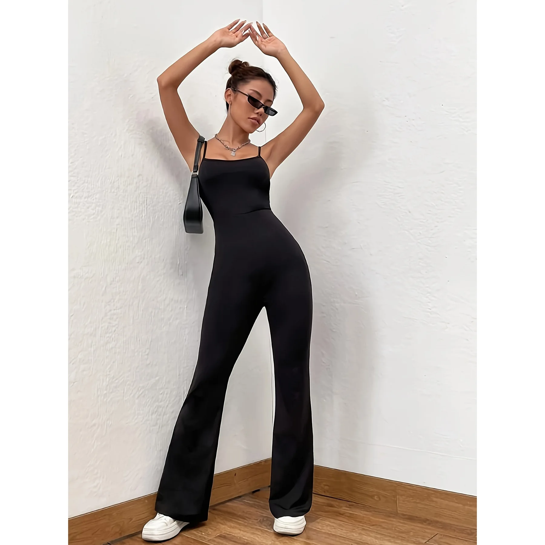 Женский пикантный комбинезон однотонный на бретельках в европейском и