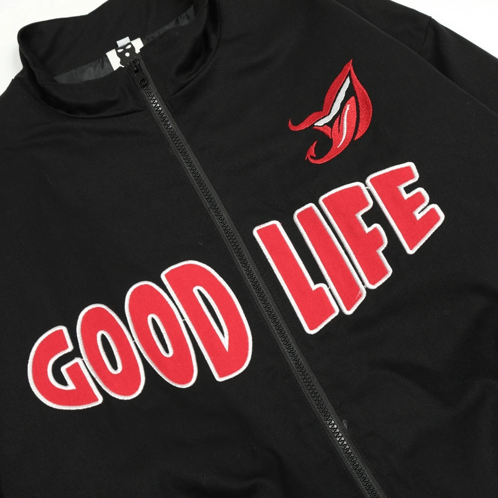 Куртка мужская стеганая составного кроя пилот с вышивкой и надписью дьявола