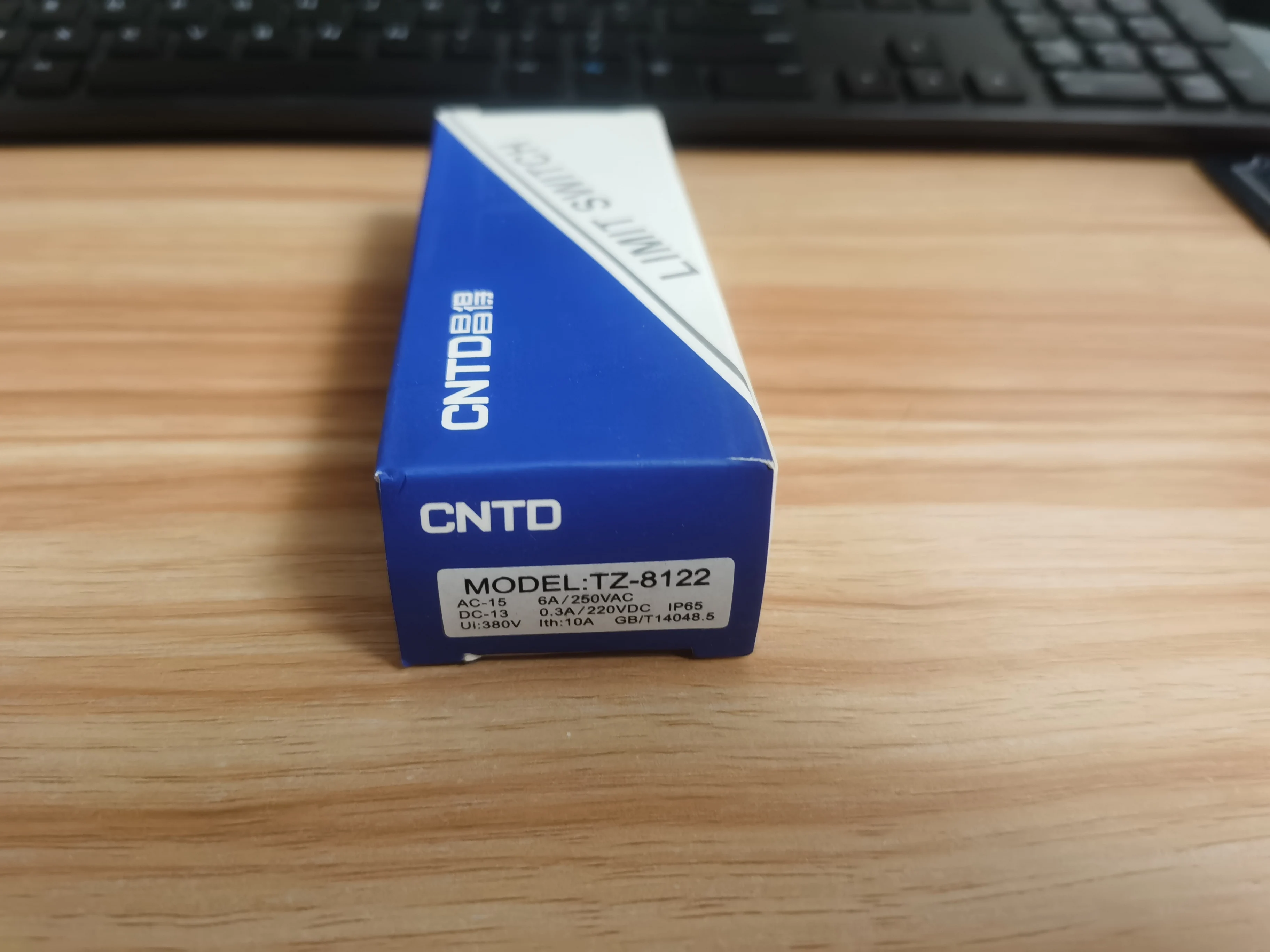 1 шт. новый концевой выключатель CNTD TZ-8122 TZ8122