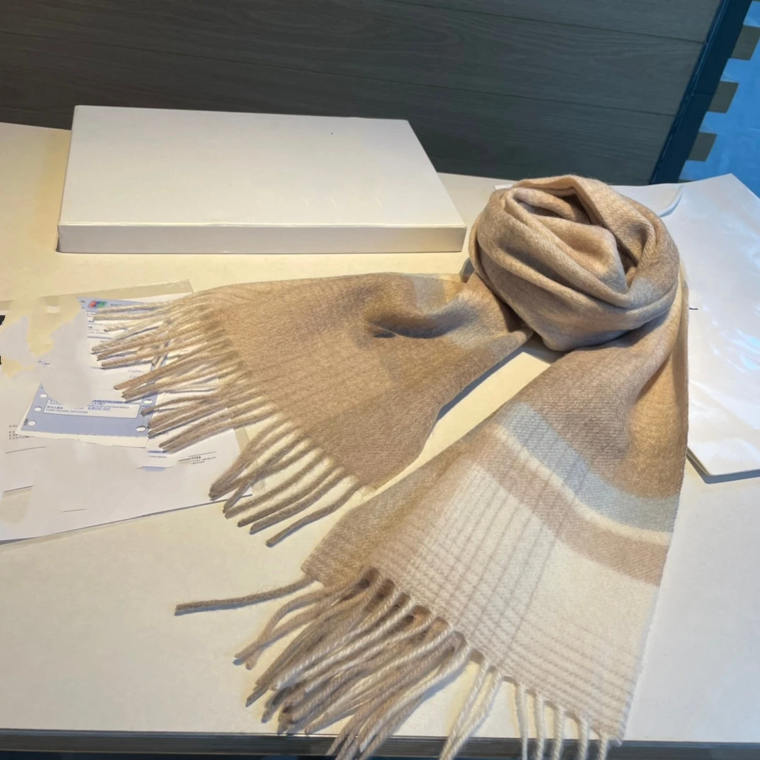 Рисунок 3 - Шарф женский на осень и зиму