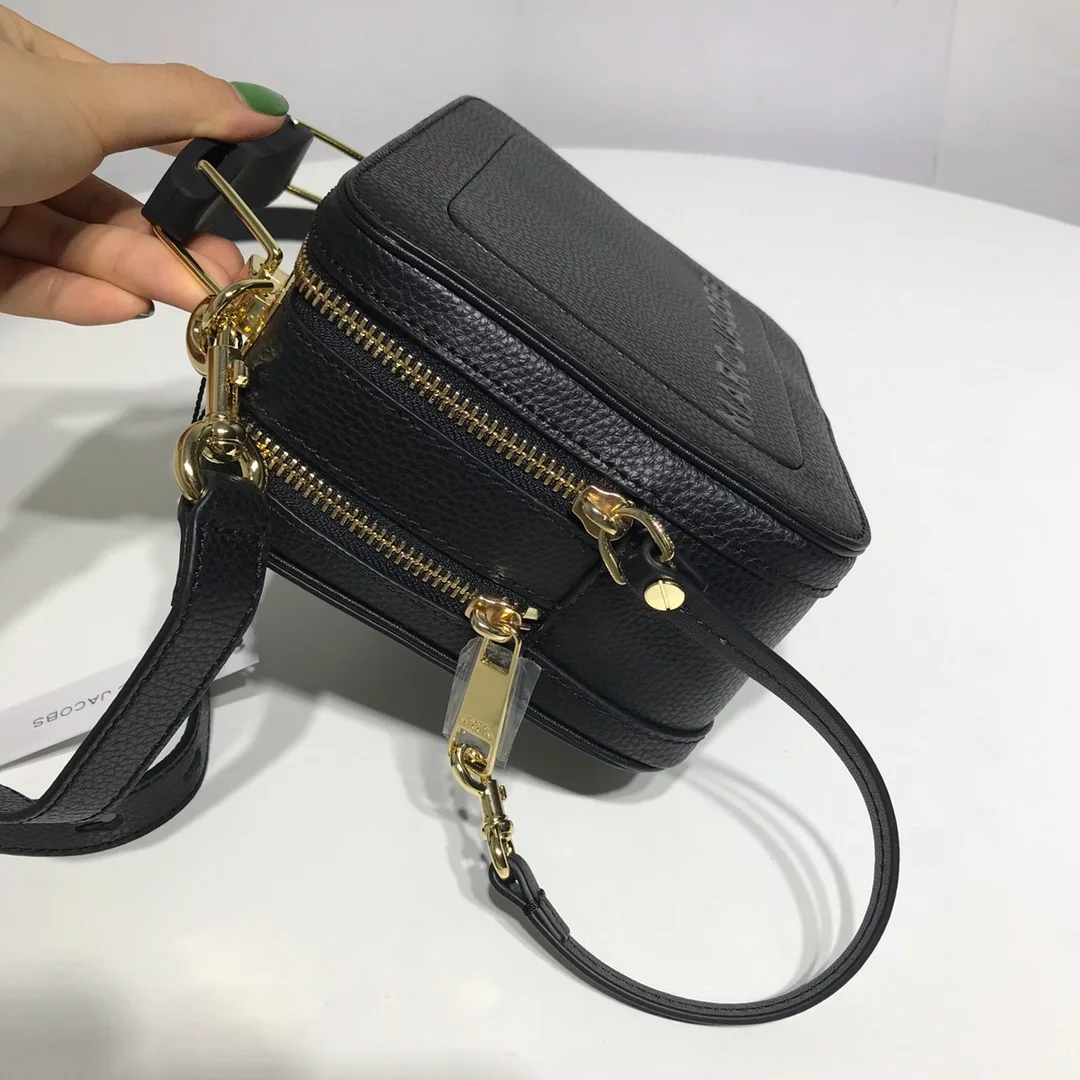 

2023 new hand bag leather fashion Joker tofu bag small square shoulder bag diagonal stewardess bag