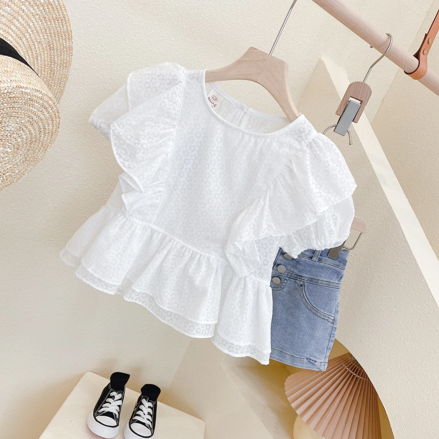 

New Baby Girl Shorts Set Children 2023 Summer Clothes Suit White Tshirt+Jeans 2pcs Kids Tracksuit ملابس اطفال بنات