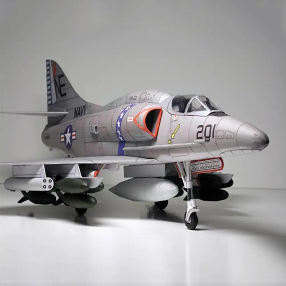 Американская модель искусственного самолета Skyhawk DIY 1:33 бумажного U3G4 |