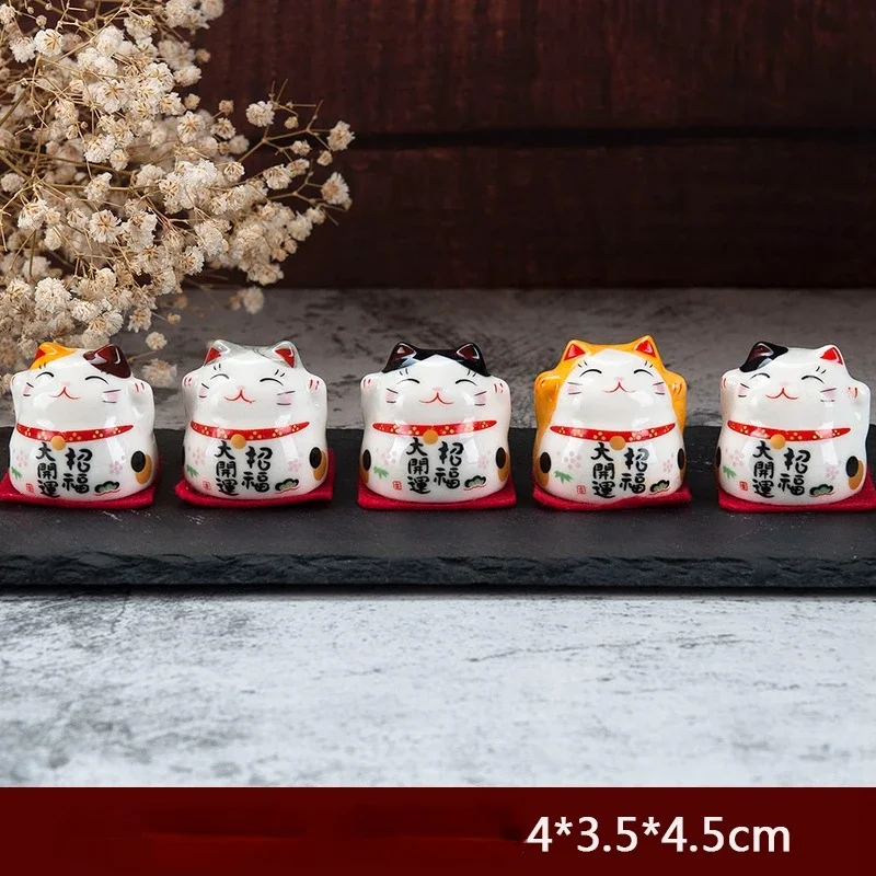 Набор из 5 керамических статуэток котиков Дарума