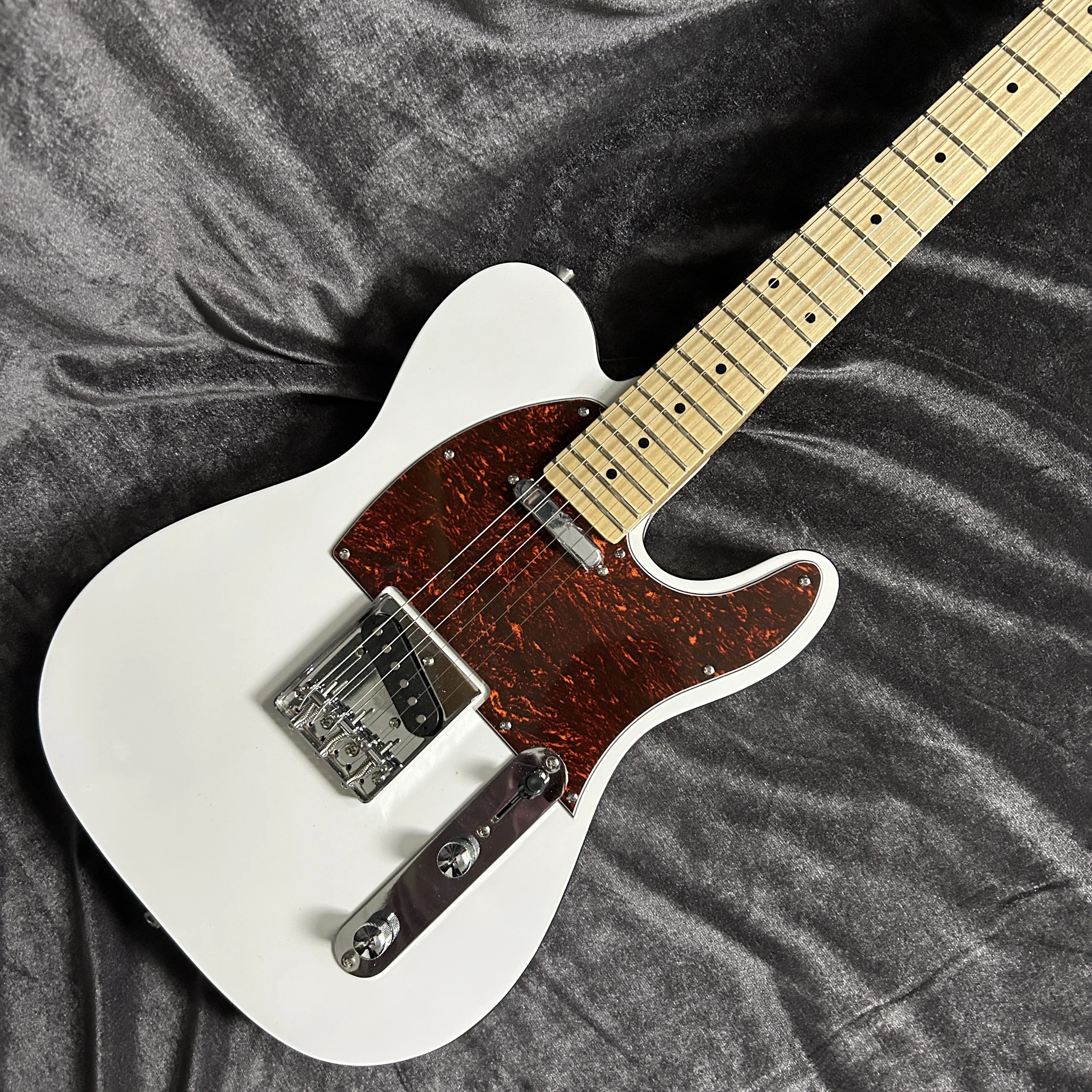 

Tele Electric Guitar, White Color, Mahogany Body, Black Double Binding, Red Tortoise Shell Pickguard, 6 Strings Guitarra, violão