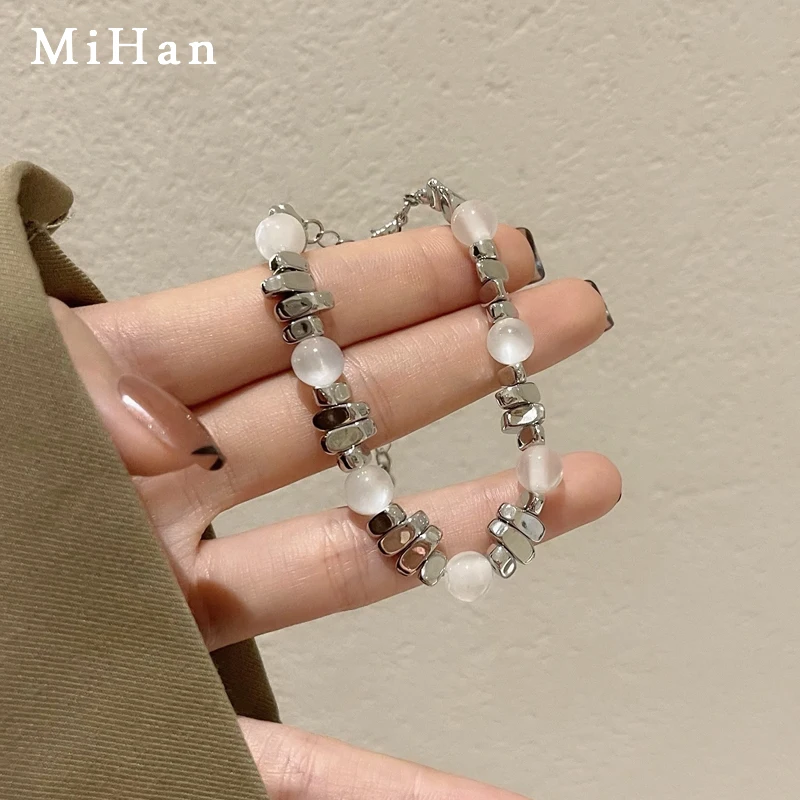 

Mihan Trendy Jewelry Round Beads Bracelet For Women Girl Gifts Metal Triangle Silver Plated One Layer Bracelet Wholesale