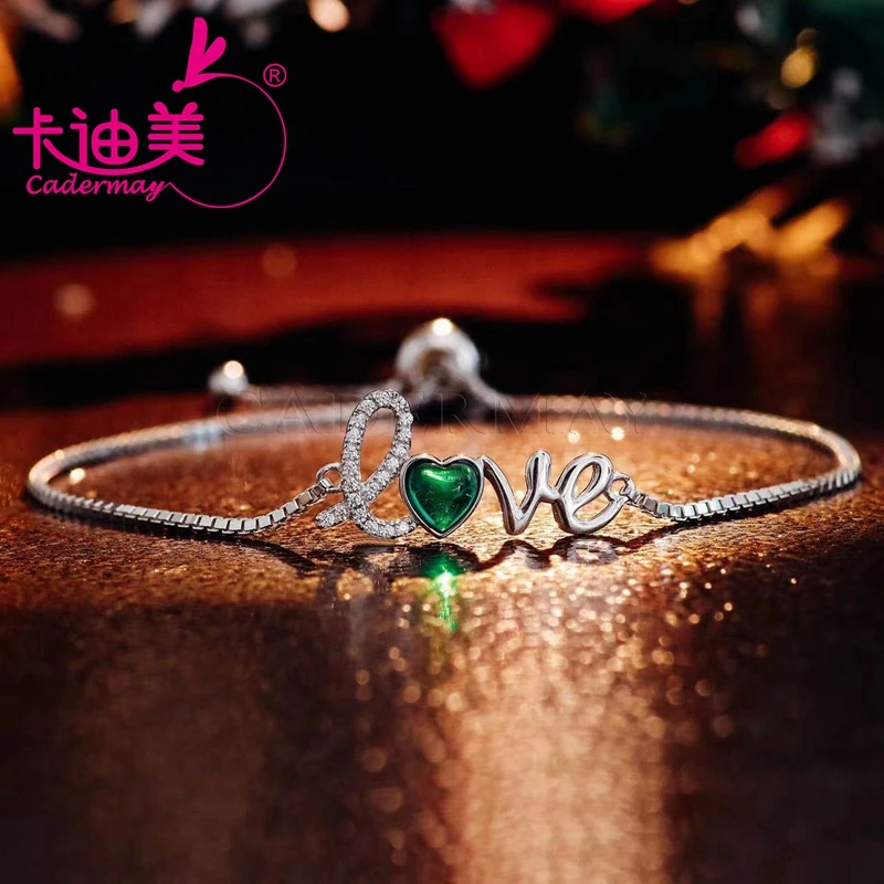 Женский серебряный браслет с муассанитом в форме сердца