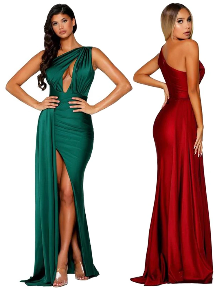 Бордовое атласное платье макси на одно плечо с разрезами по бокам длинное