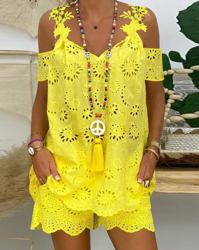 

Shorts Two Piece Set Eyelet Embroidery Cold Shoulder Top & Shorts Set Summer Fashion Casual Elegant Daily Club Party Streetwear