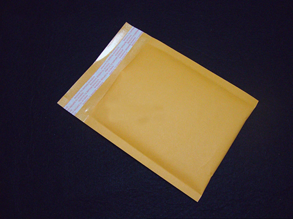 

160*220+40mm Kraft Bubble Bag Padded Envelopes Mailers Shipping Yellow Bags Garment Packaging Bag Shockproof Foam Courier Bag