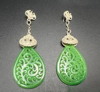 Антиквариат и искусство: серьги в виде старых ледяных семян нефрита с