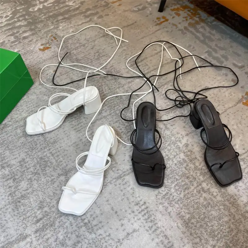 

Сандалии женские на платформе и каблуке, черные шлепанцы с ремешком на щиколотке, босоножки гладиаторы, корректирующие низкие каблуки, беже...