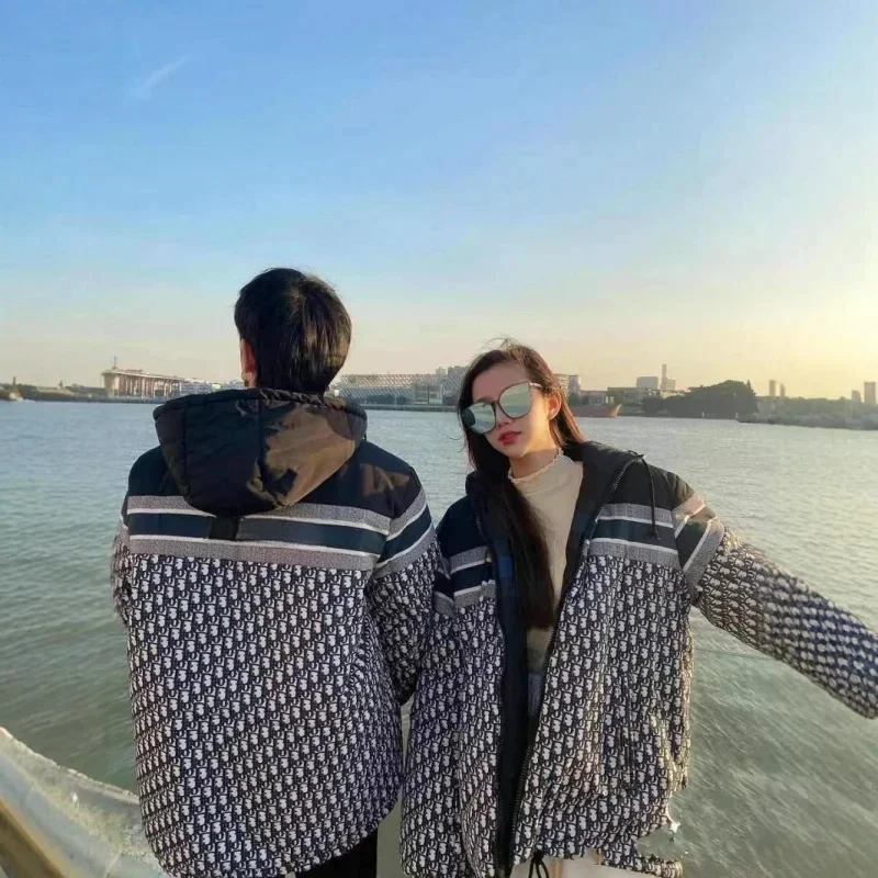 Женский зимний пуховик на молнии