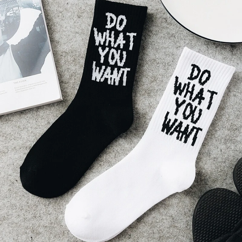 

High Quality Funny Letter Korea Halajuku Hip-hop Street Skate Socks Hosiery Men Black White Casual Cotton Short Socks Winter